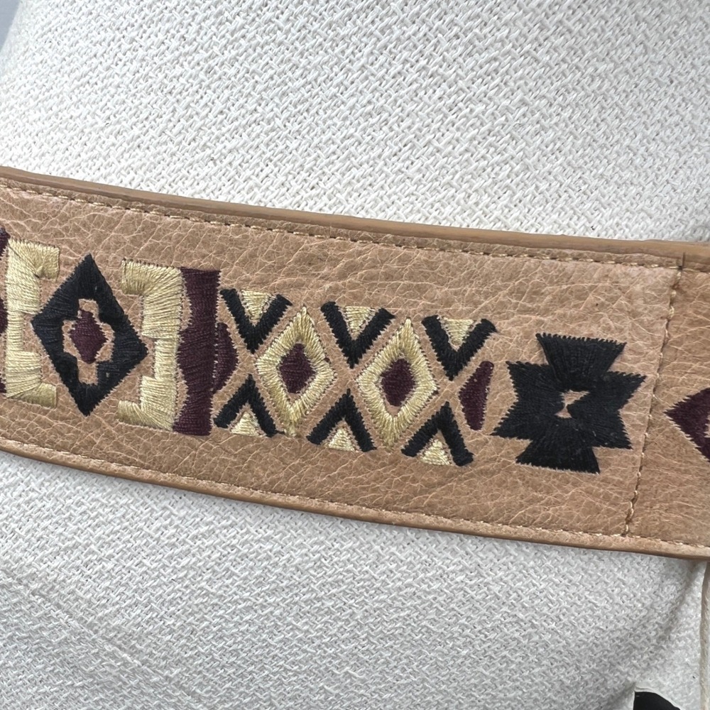 Womens Belt Embroidered‎ Leather Elastic Waist Belt Tan S/M NWT southwestern